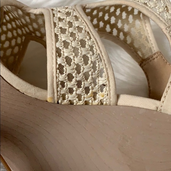 Host pick Lucky wedges - Picture 5 of 5